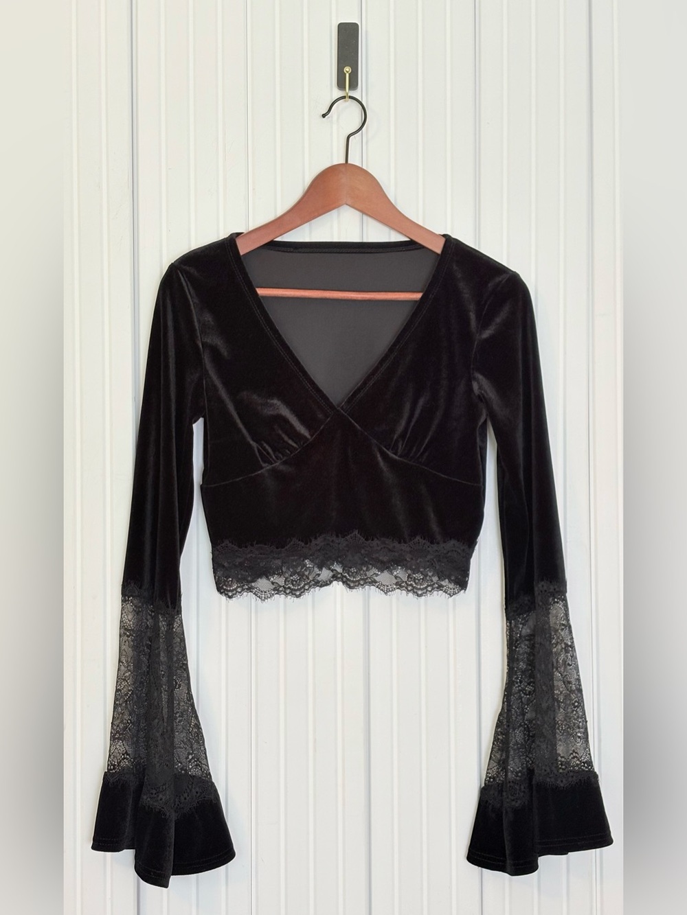 Womens Velvet Lace Flare Sleeve Crop Top L Babydoll Witchy Whimsigoth Soft Goth